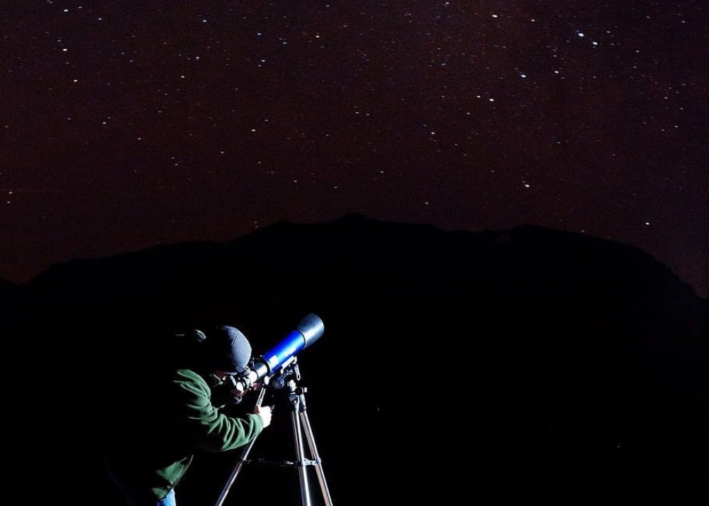 Největší elongace dvou planet - Merkuru na západě a Venuše na východě